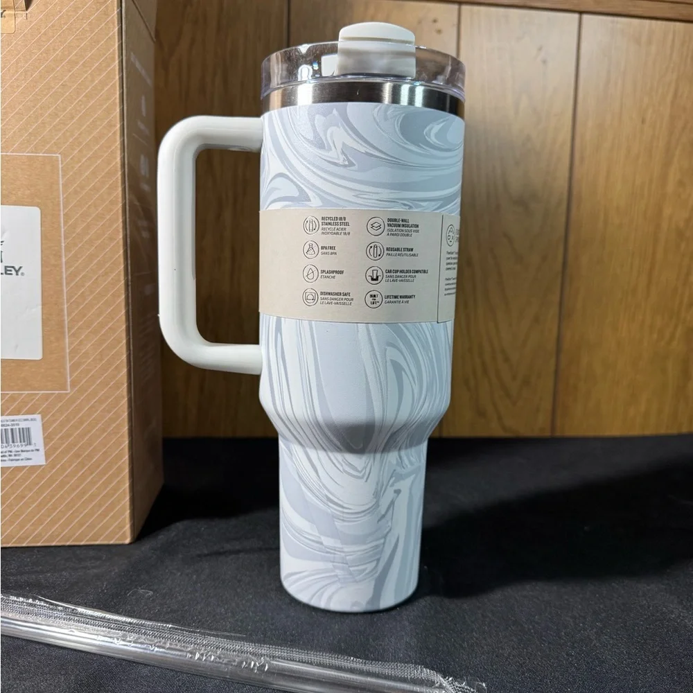 Stanley Marble White Quencher 40 oz Tumbler NEW - Picture 3 of 7